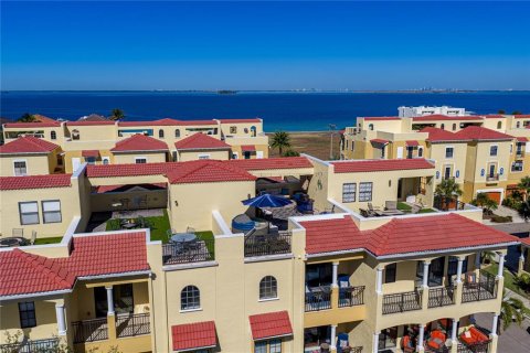 Townhouse in Apollo Beach, Florida 5 bedrooms, 299.33 sq.m. № 2091885 - photo 11