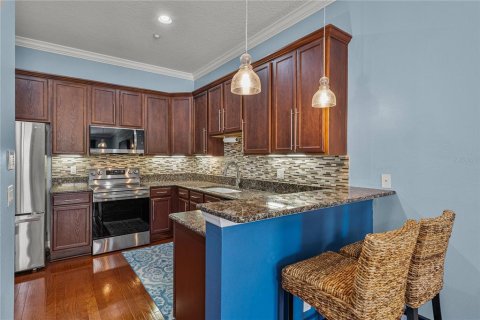 Townhouse in Apollo Beach, Florida 5 bedrooms, 299.33 sq.m. № 2091885 - photo 29