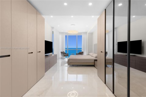 Condo in Sunny Isles Beach, Florida, 2 bedrooms  № 1644556 - photo 22