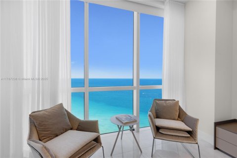 Condo in Sunny Isles Beach, Florida, 2 bedrooms  № 1644556 - photo 20