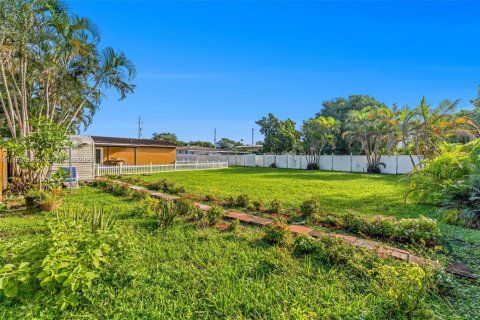 Купить коммерческую недвижимость в Майами, Флорида 230.4м2, № 2062826 - фото 27