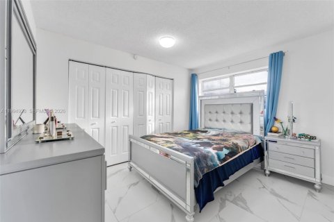 Купить коммерческую недвижимость в Майами, Флорида 230.4м2, № 2062826 - фото 13