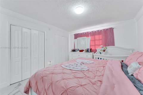 Купить коммерческую недвижимость в Майами, Флорида 230.4м2, № 2062826 - фото 11