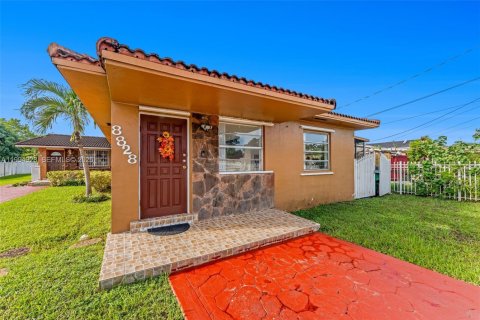 Купить коммерческую недвижимость в Майами, Флорида 230.4м2, № 2062826 - фото 17