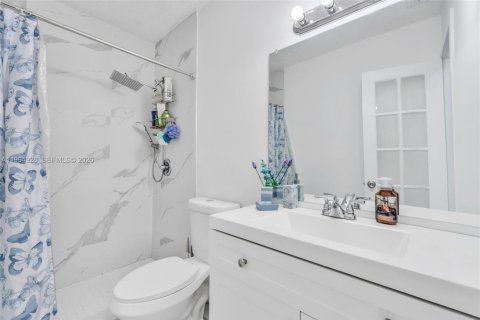 Купить коммерческую недвижимость в Майами, Флорида 230.4м2, № 2062826 - фото 12