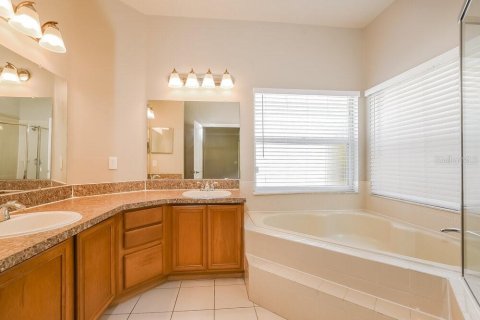 House in Orlando, Florida 3 bedrooms, 158.58 sq.m. № 1914503 - photo 11