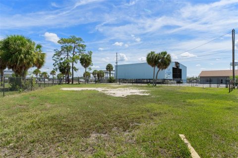 Propiedad comercial en venta en Hernando Beach, Florida, 603.86 m2 № 2138260 - foto 25