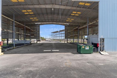 Propiedad comercial en venta en Hernando Beach, Florida, 603.86 m2 № 2138260 - foto 6