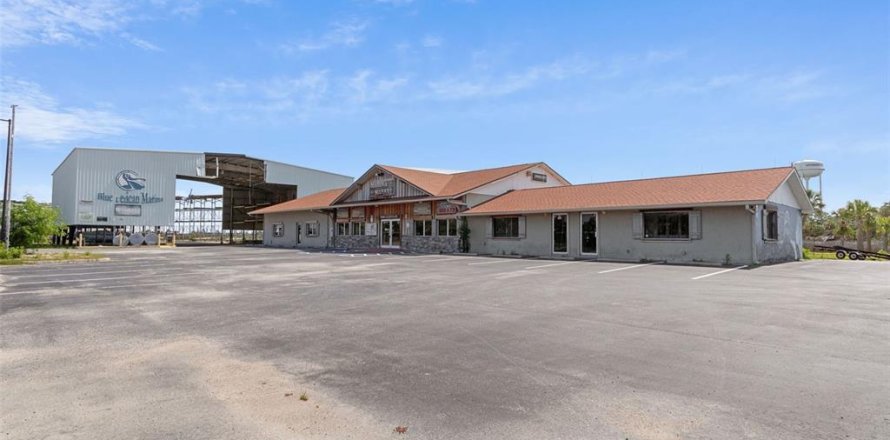 Propiedad comercial en Hernando Beach, Florida 603.86 m2 № 2138260