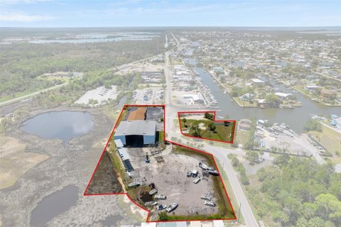 Propiedad comercial en venta en Hernando Beach, Florida, 603.86 m2 № 2138260 - foto 4