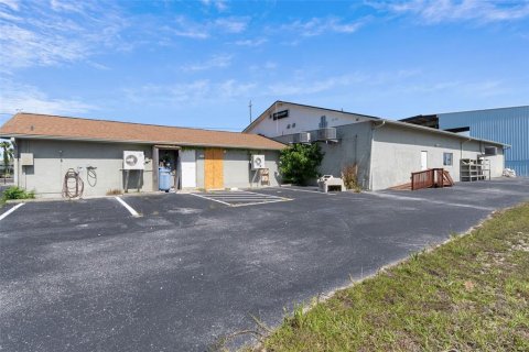 Propiedad comercial en venta en Hernando Beach, Florida, 603.86 m2 № 2138260 - foto 15