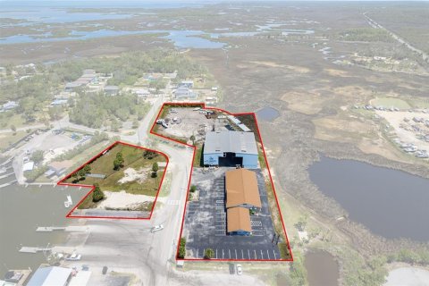 Propiedad comercial en venta en Hernando Beach, Florida, 603.86 m2 № 2138260 - foto 2