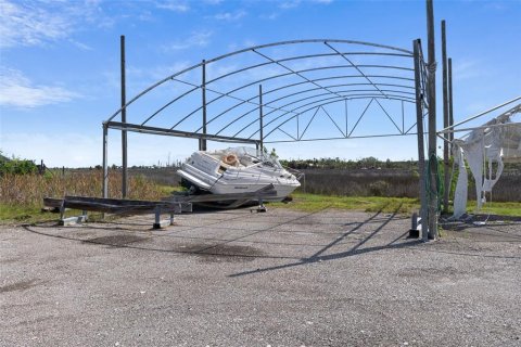 Propiedad comercial en venta en Hernando Beach, Florida, 603.86 m2 № 2138260 - foto 18