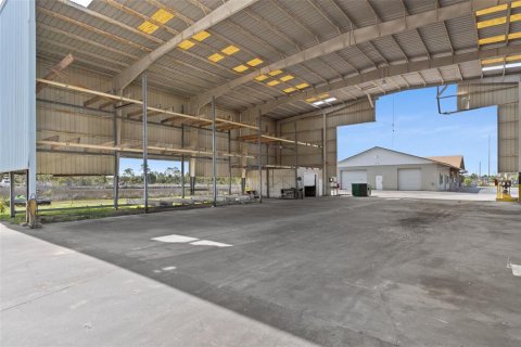 Propiedad comercial en venta en Hernando Beach, Florida, 603.86 m2 № 2138260 - foto 8