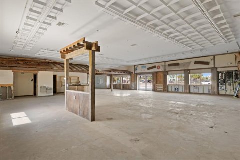 Propiedad comercial en venta en Hernando Beach, Florida, 603.86 m2 № 2138260 - foto 29