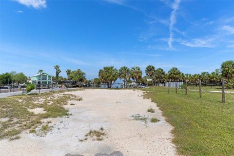 Propiedad comercial en venta en Hernando Beach, Florida, 603.86 m2 № 2138260 - foto 22
