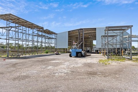 Propiedad comercial en venta en Hernando Beach, Florida, 603.86 m2 № 2138260 - foto 11