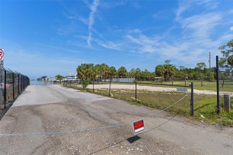 Propiedad comercial en venta en Hernando Beach, Florida, 603.86 m2 № 2138260 - foto 19