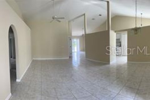 Casa en alquiler en Kissimmee, Florida, 3 dormitorios, 150.41 m2 № 1827846 - foto 2