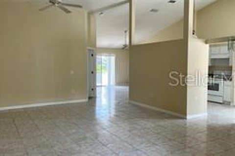 Casa en alquiler en Kissimmee, Florida, 3 dormitorios, 150.41 m2 № 1827846 - foto 4
