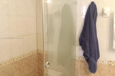 Снять в аренду кондоминиум в Норт-Майами-Бич, Флорида 3 спальни, 134.71м2, № 1968245 - фото 26