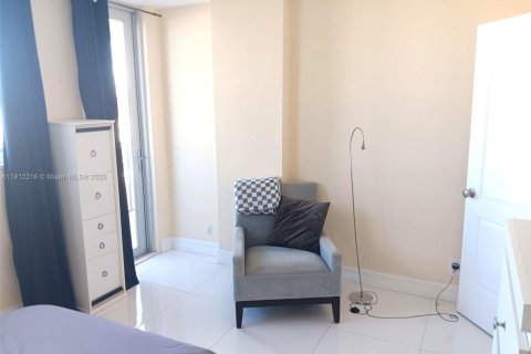 Снять в аренду кондоминиум в Норт-Майами-Бич, Флорида 3 спальни, 134.71м2, № 1968245 - фото 22