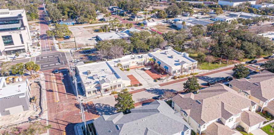 Commercial property in Largo, Florida 1011.61 sq.m. № 2109083