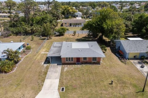House in Port Charlotte, Florida 2 bedrooms, 117.15 sq.m. № 1602874 - photo 2