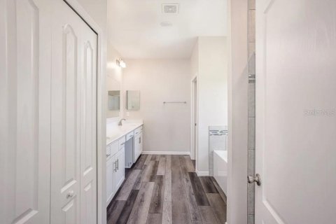 Casa en venta en DeLand, Florida, 4 dormitorios, 199.83 m2 № 1751669 - foto 23