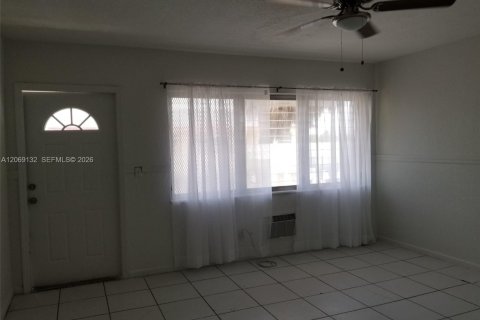 Copropriété à louer à Hallandale Beach, Floride: 1 chambre, 53.88 m2 № 2293838 - photo 19