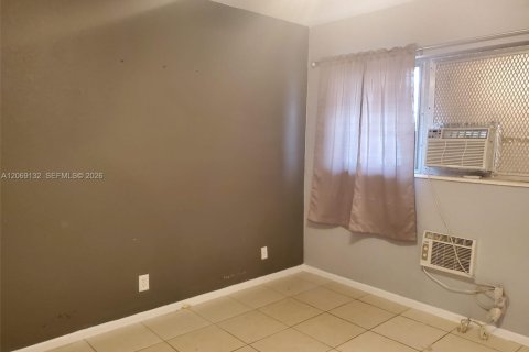 Copropriété à louer à Hallandale Beach, Floride: 1 chambre, 53.88 m2 № 2293838 - photo 4