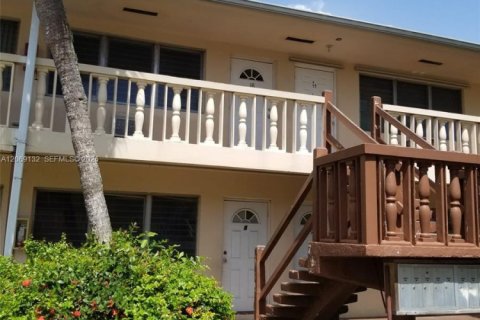 Copropriété à louer à Hallandale Beach, Floride: 1 chambre, 53.88 m2 № 2293838 - photo 2