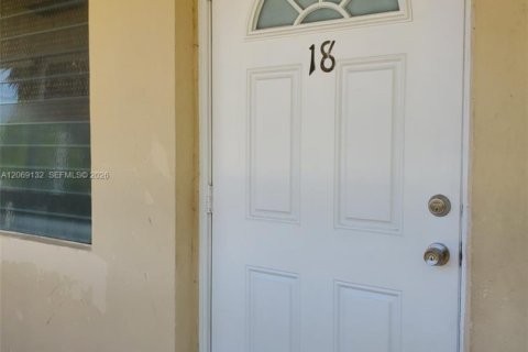 Copropriété à louer à Hallandale Beach, Floride: 1 chambre, 53.88 m2 № 2293838 - photo 13