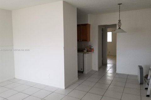 Copropriété à louer à Hallandale Beach, Floride: 1 chambre, 53.88 m2 № 2293838 - photo 18