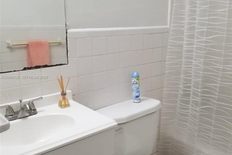 Copropriété à louer à Hallandale Beach, Floride: 1 chambre, 53.88 m2 № 2293838 - photo 16