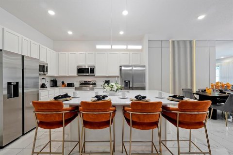 Casa en venta en Kissimmee, Florida, 12 dormitorios, 460.24 m2 № 1795587 - foto 11