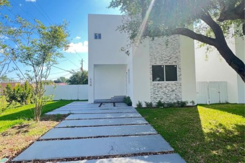 Casa en Fort Lauderdale, Florida 3 dormitorios, 153.29 m2 № 2057835