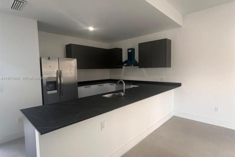 Casa en alquiler en Fort Lauderdale, Florida, 3 dormitorios, 153.29 m2 № 2057835 - foto 2