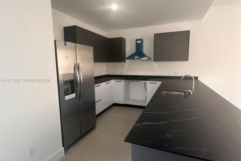 Casa en alquiler en Fort Lauderdale, Florida, 3 dormitorios, 153.29 m2 № 2057835 - foto 7