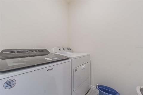 House in San Antonio, Florida 4 bedrooms, 209.96 sq.m. № 1826507 - photo 29