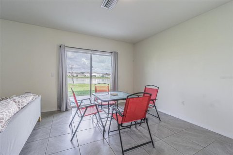 House in San Antonio, Florida 4 bedrooms, 209.96 sq.m. № 1826507 - photo 4