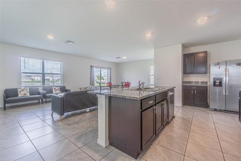 House in San Antonio, Florida 4 bedrooms, 209.96 sq.m. № 1826507 - photo 3