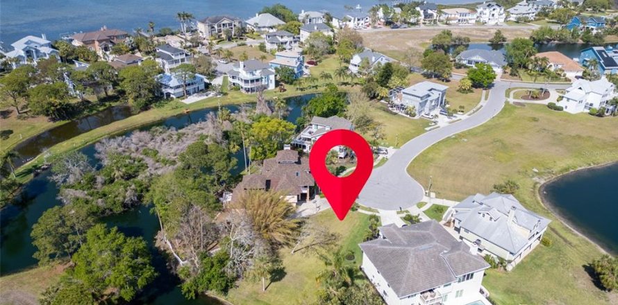 Terreno en Tarpon Springs, Florida № 1597996