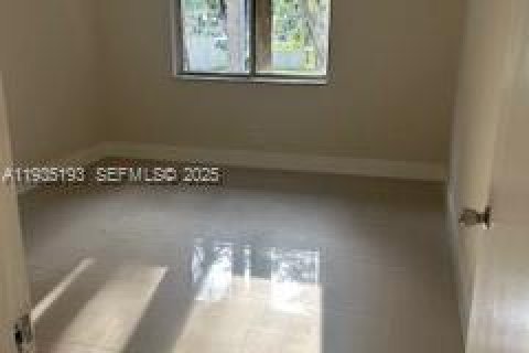 Copropriété à vendre à Miami, Floride: 2 chambres, 121.89 m2 № 1993464 - photo 4