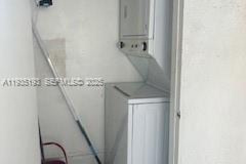 Copropriété à vendre à Miami, Floride: 2 chambres, 121.89 m2 № 1993464 - photo 21