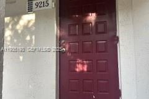 Copropriété à vendre à Miami, Floride: 2 chambres, 121.89 m2 № 1993464 - photo 3