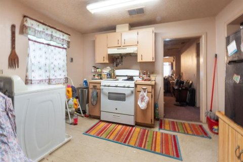 House in Lakeland, Florida 3 bedrooms, 80.64 sq.m. № 1915605 - photo 15