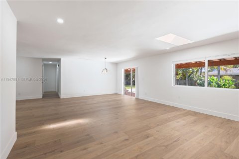 House in Palmetto Bay, Florida 3 bedrooms, 151.34 sq.m. № 2003939 - photo 21