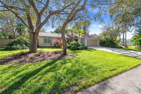 House in Palmetto Bay, Florida 3 bedrooms, 151.34 sq.m. № 2003939 - photo 27