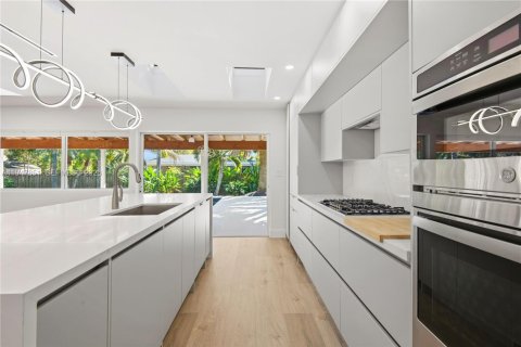 House in Palmetto Bay, Florida 3 bedrooms, 151.34 sq.m. № 2003939 - photo 9